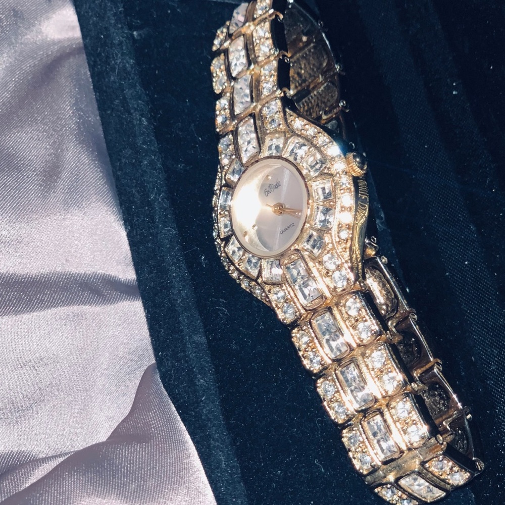 Bob Mackie Women’s Wrist Watch Quartz Classic Vibe